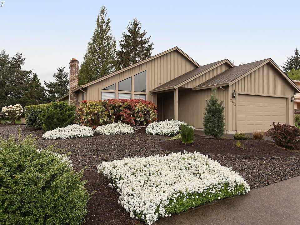 1st image of 2402 SE Spyglass Dr