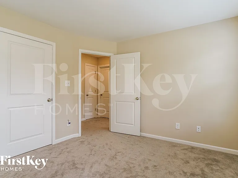 90 Voyage Cir — Photo 10