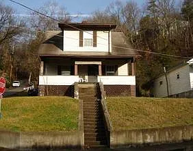 1901 Crescent Rd photo 1