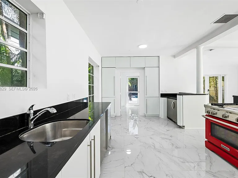 1545 Meridian Ave — Photo 36