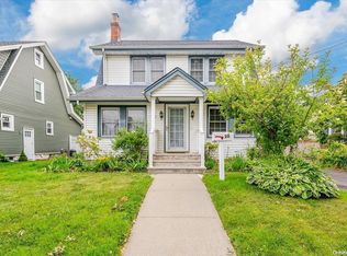 20 Norwich Ave, Lynbrook, NY 11563