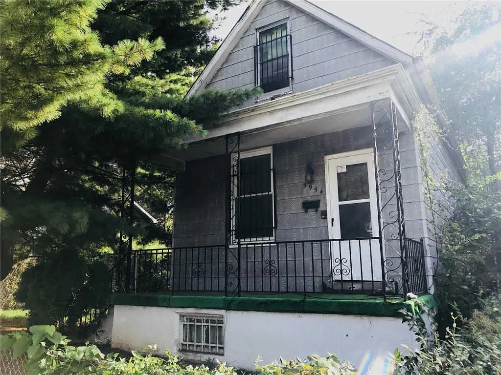 5954 Theodore Ave photo 1