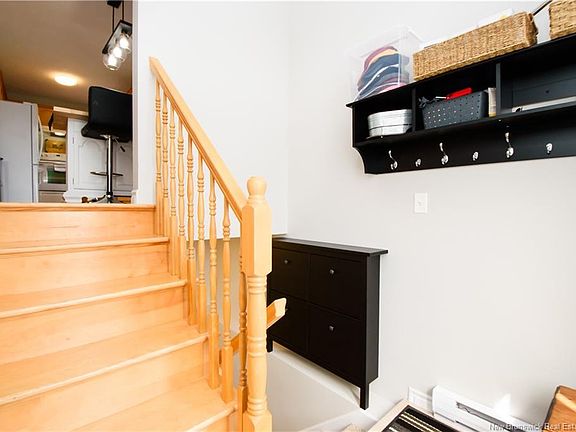 5th image of 49 Armoyan Ct