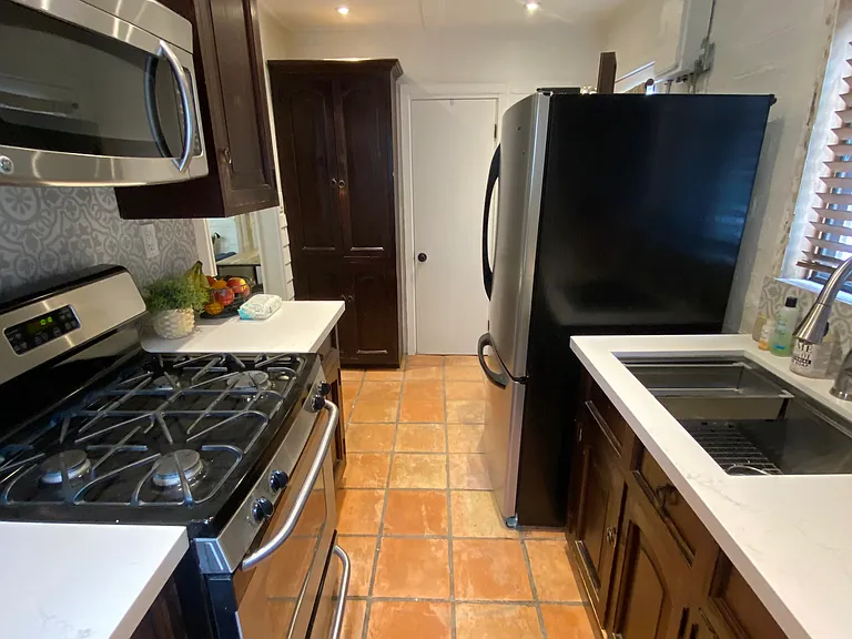 Kitchen Vew