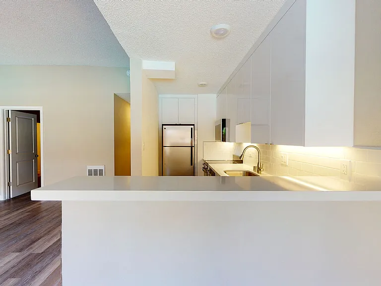 Marina Cove Apartments — Photo 10