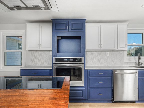 2nd image of 401 Cooper St