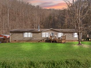 1065 Schoolhouse Branch Rd, Manchester, KY 40962