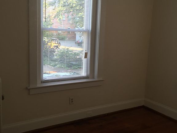 4th image of 901 Greenway Ct