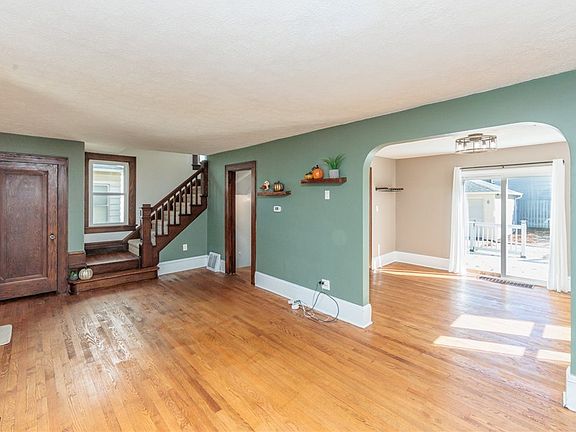 5th image of 2443 8th St