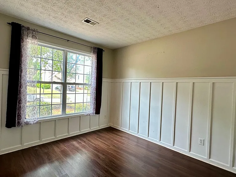 8012 Abington Dr — Photo 15
