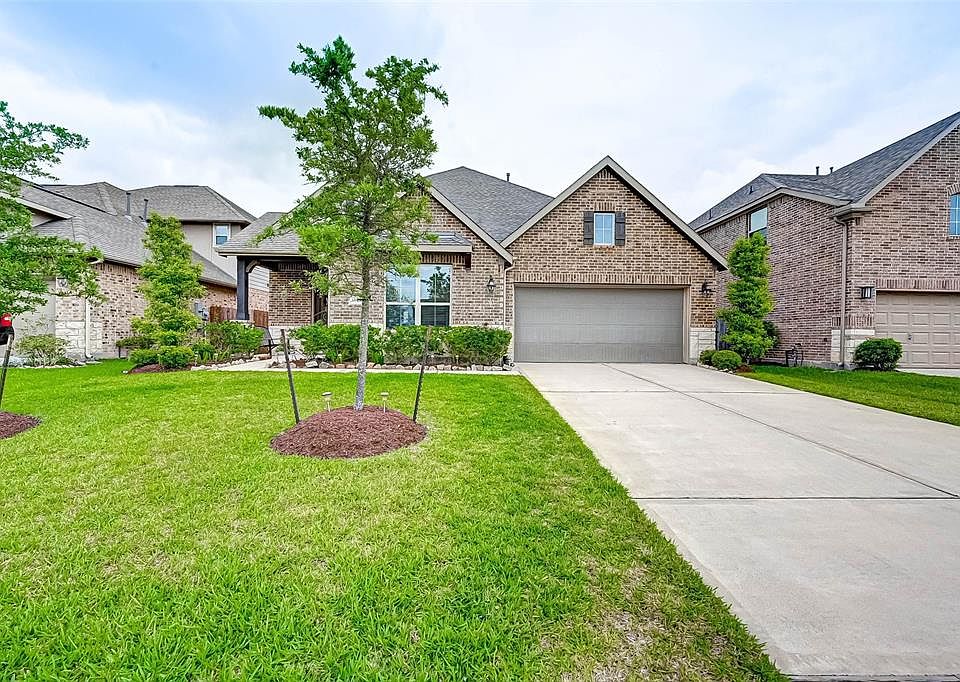 Welcome home to 13414 Lansdown Street @ Laurel Heights @ Savannah!