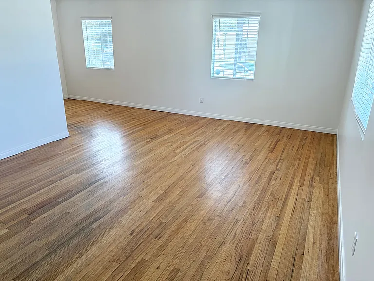 5002 N Aspan Ave — Photo 2