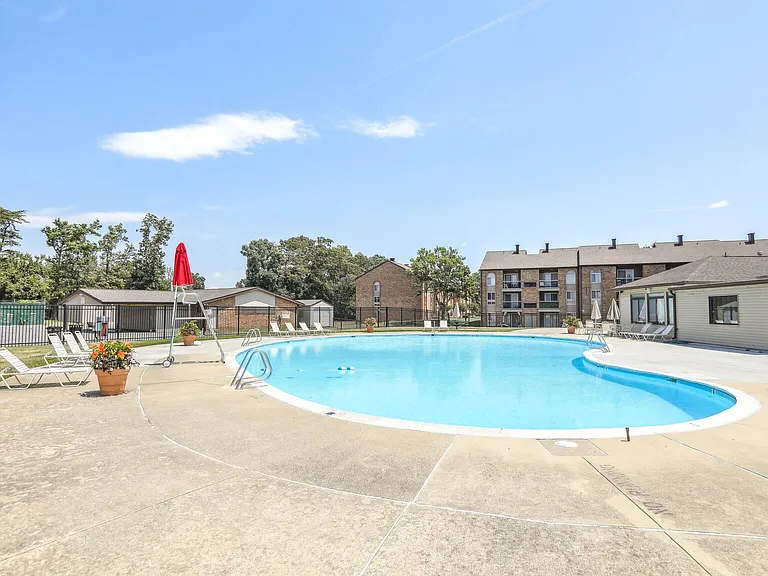 Tuscany Gardens Apartments — Photo 19