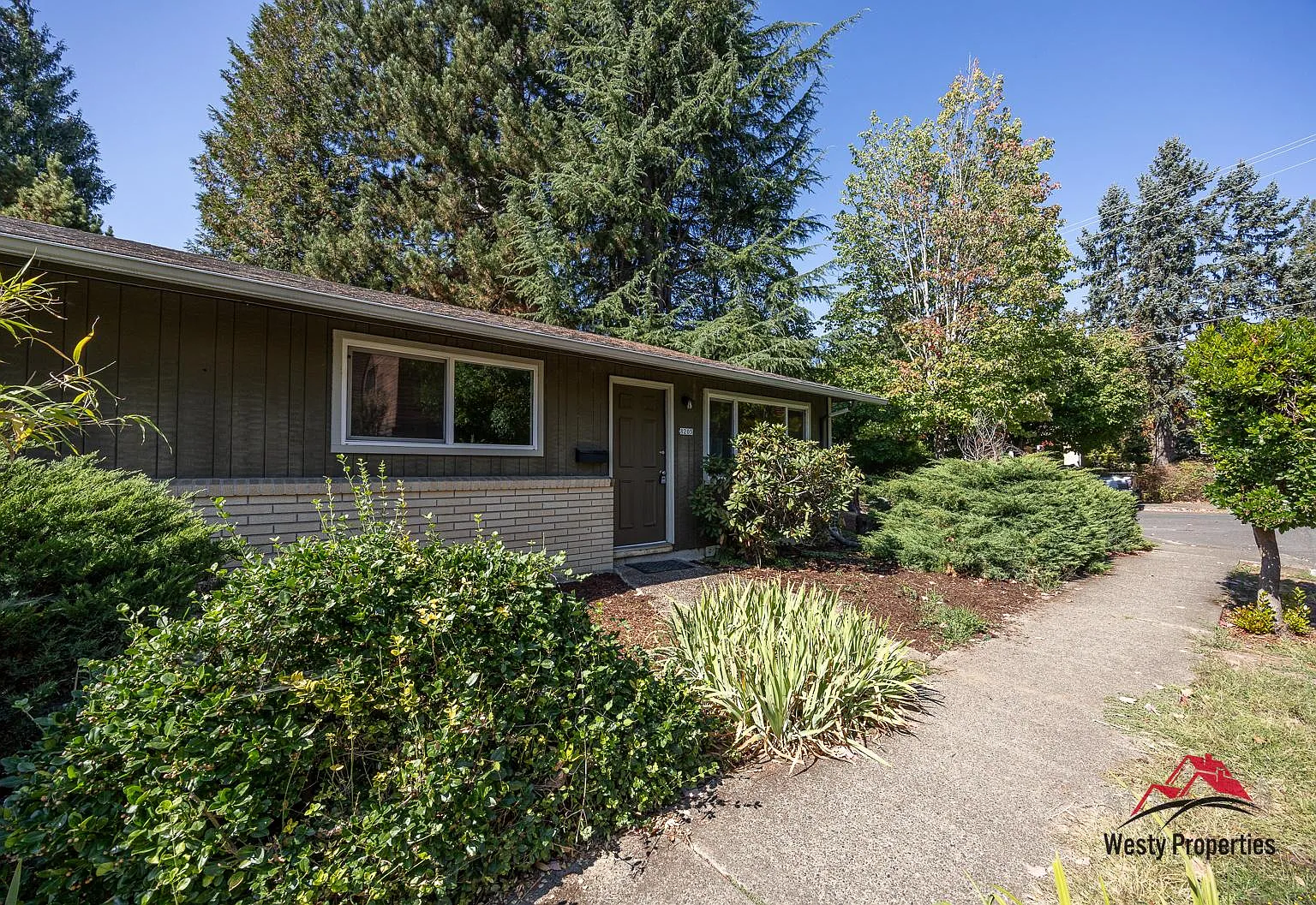 8205 SE 23rd Ave — Photo 1