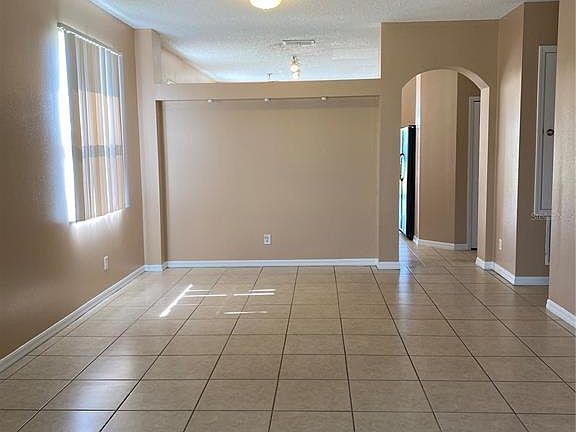 2nd image of 3204 Eagle Creek Ln
