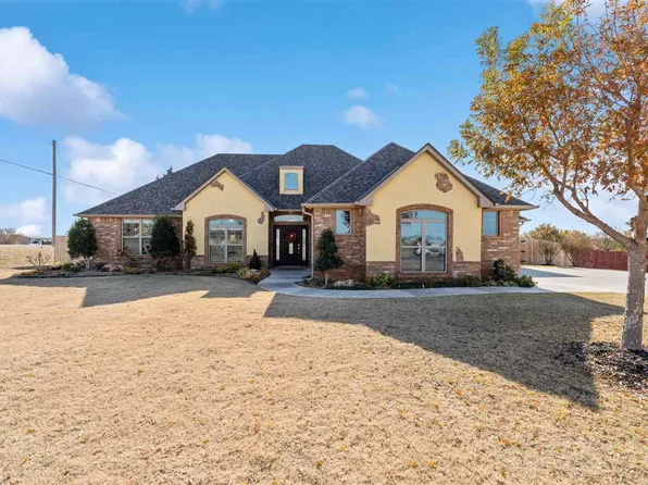 10477 NE Wolf Rd, Fletcher, OK 73541