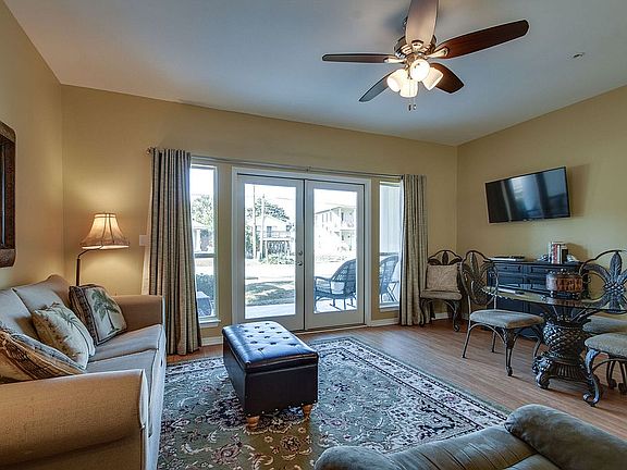 5th image of 71 Woodward St Unit 121