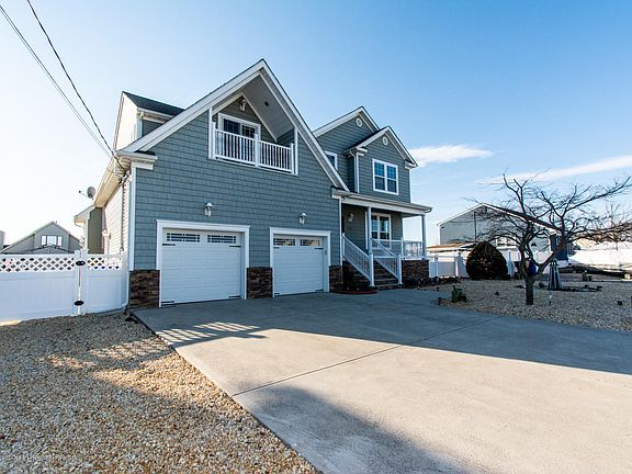 2nd image of 726 Bermuda Dr
