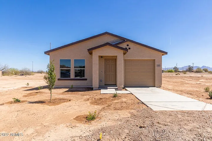 3 bed, 1012 sqft, $1,499 — Photo 2