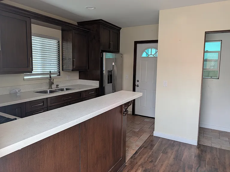 13715 Fellows Ave — Photo 6