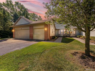 1240 University Dr, Pontiac, MI, 48342