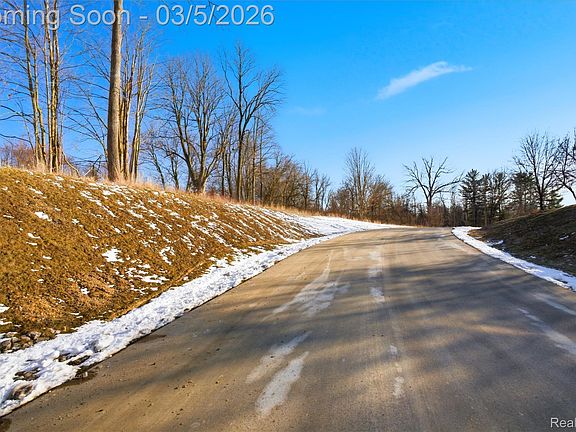 4th image of 4035 Metamora Ridge Rd