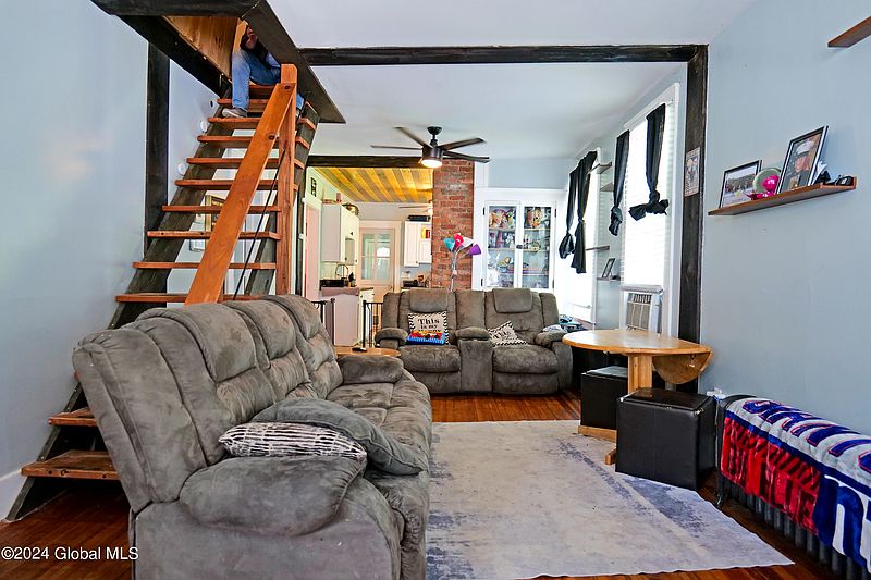 5th image of 57 Spring Avenue