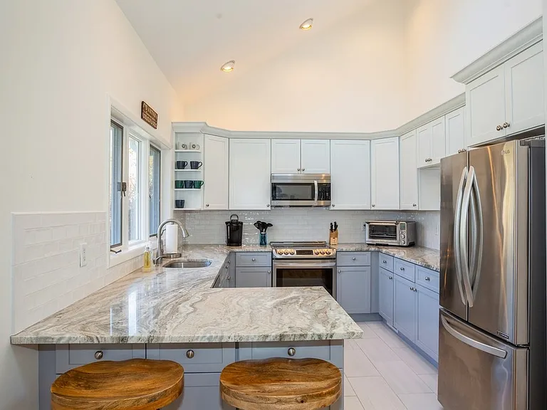 70 Jagger Ln — Photo 8
