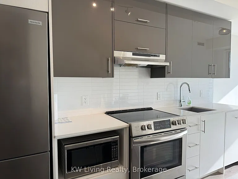 188 Fairview Mall Dr #706 — Photo 2
