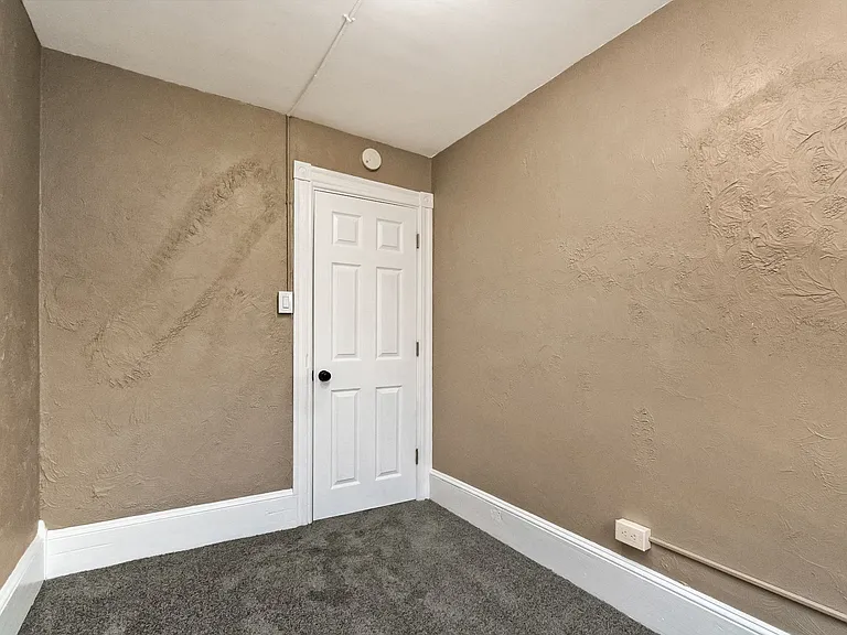 439 W Church St — Photo 35