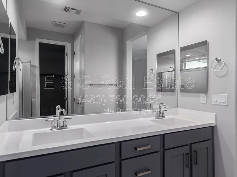 9027 W Missouri Ave — Photo 13