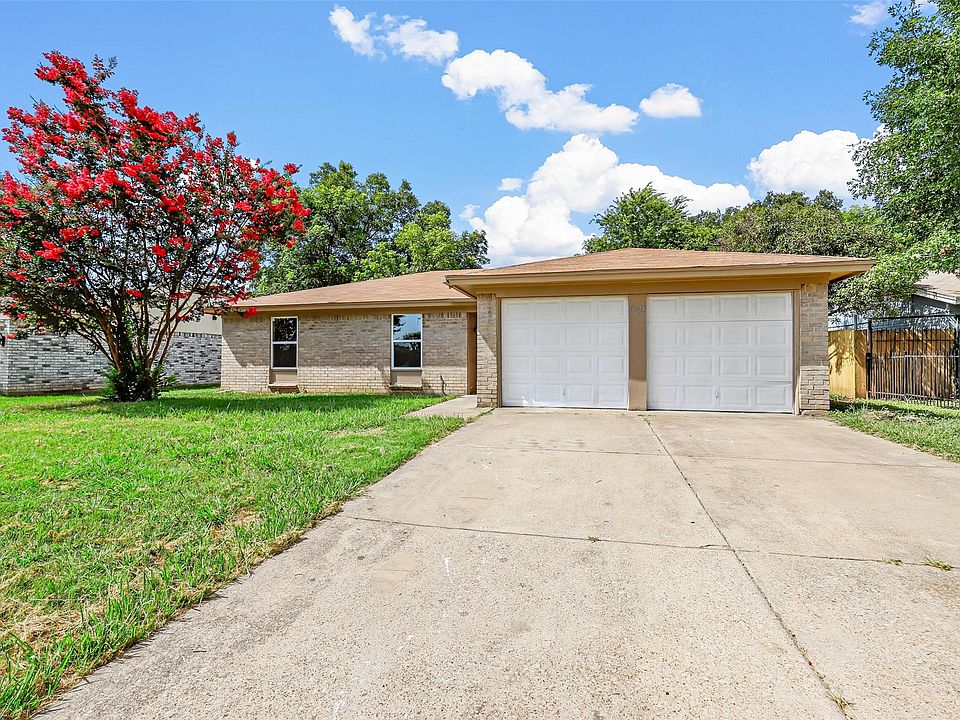 1st image of 3924 Royal Crest Dr