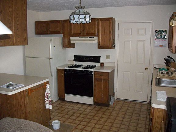 Kitchen (newer appliances)