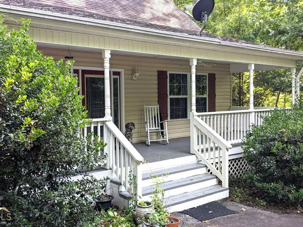 410 Lake Place Dr, Lavonia, GA 30553