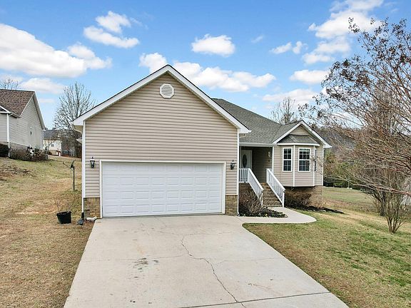 2nd image of 345 Farmway Dr SE