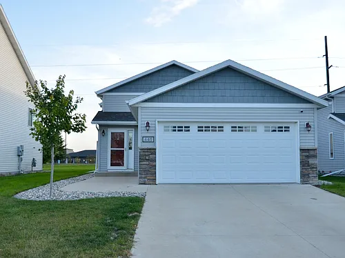 445 Foxtail Dr E Photo 1