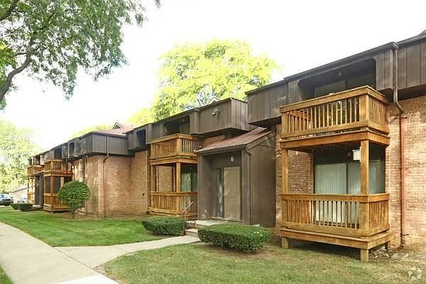 2nd image of 1507 Henry Ct