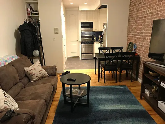 Rented by Royalty Living and Wave Real Estate LLC | media 22