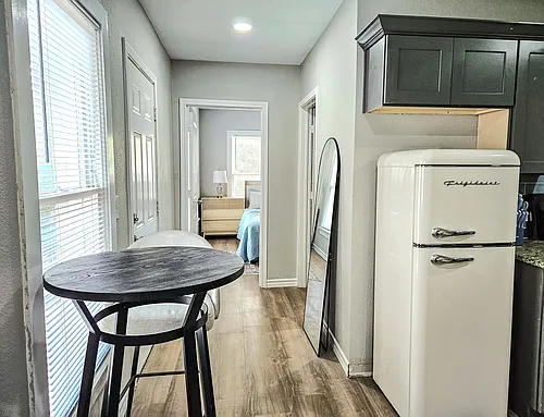 1241 Lowe St Photo 1
