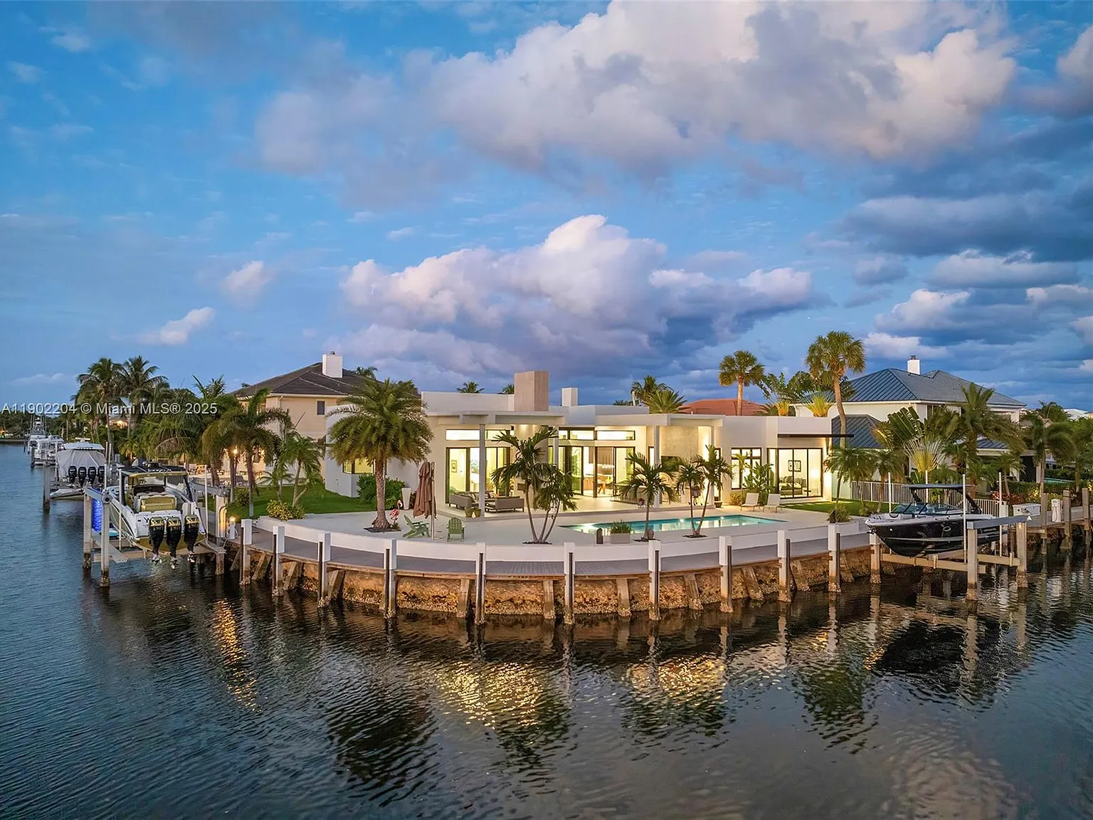 Venetian Isles 1st Sec — Photo 3