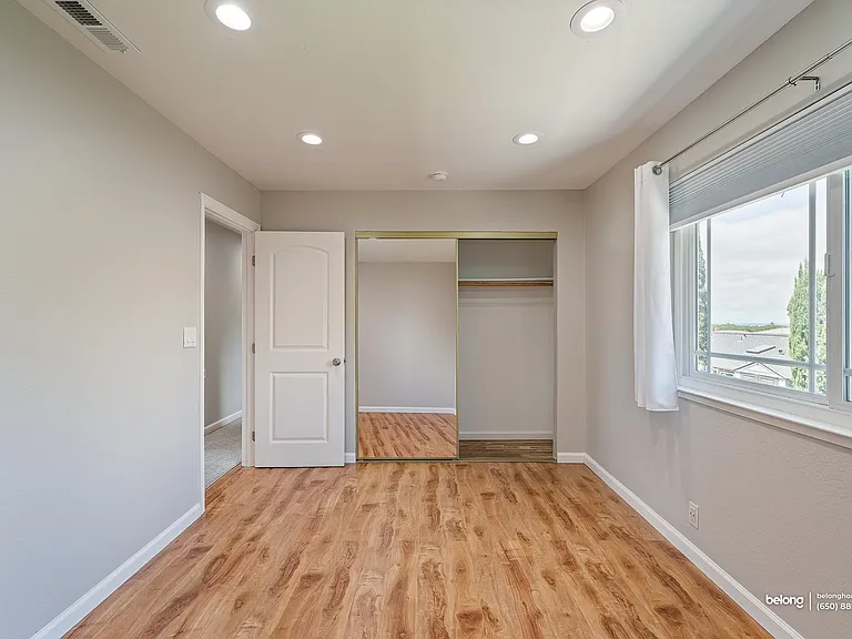 3661 Slopeview Dr — Photo 48