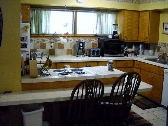 2nd image of 305 S Eason Dr