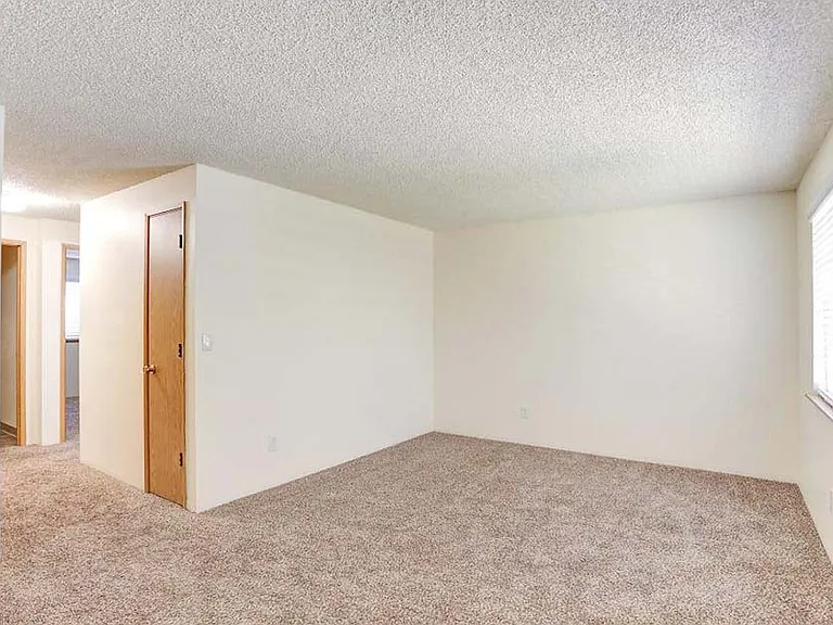 Teal Pointe Apartments — Photo 8