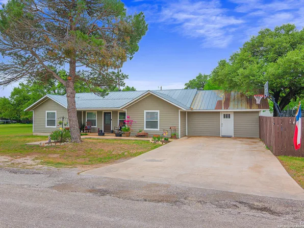 1309 10th ST, Blanco, TX 78606