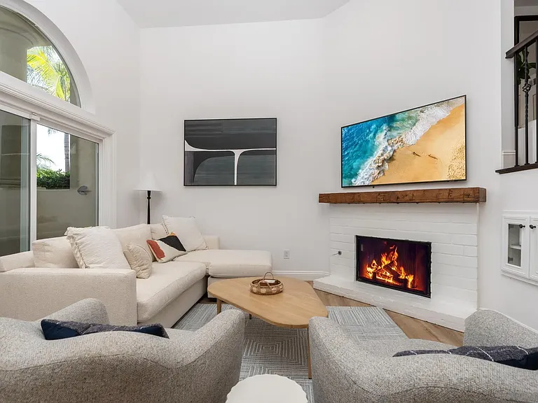 241 S Sierra Ave — Photo 5