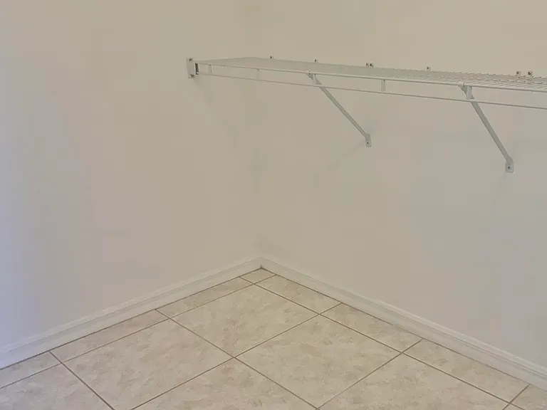 2087 Deercroft Dr — Photo 16