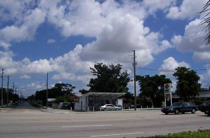 2nd image of 8801 SW 40th St