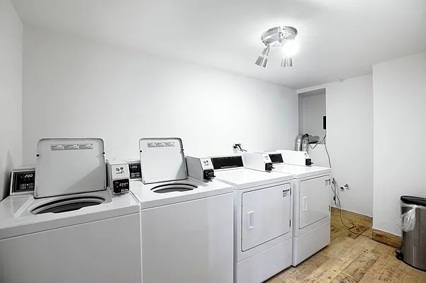 Rented by Arwell Realty | media 8