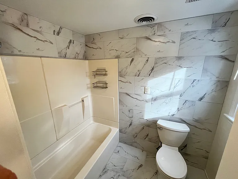 59 W 7th St #2 — Photo 7