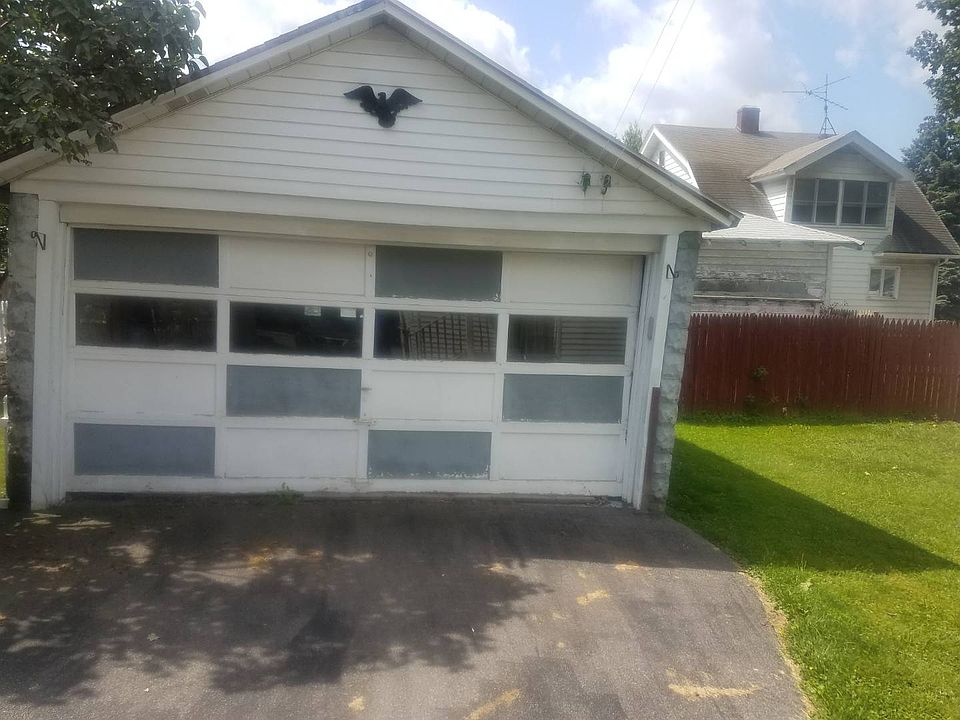 2nd image of 1017 Wadsworth St